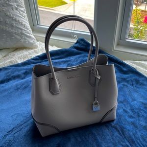Michel Kors purse